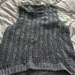 GAP Gray Sleeveless Knit CB Top